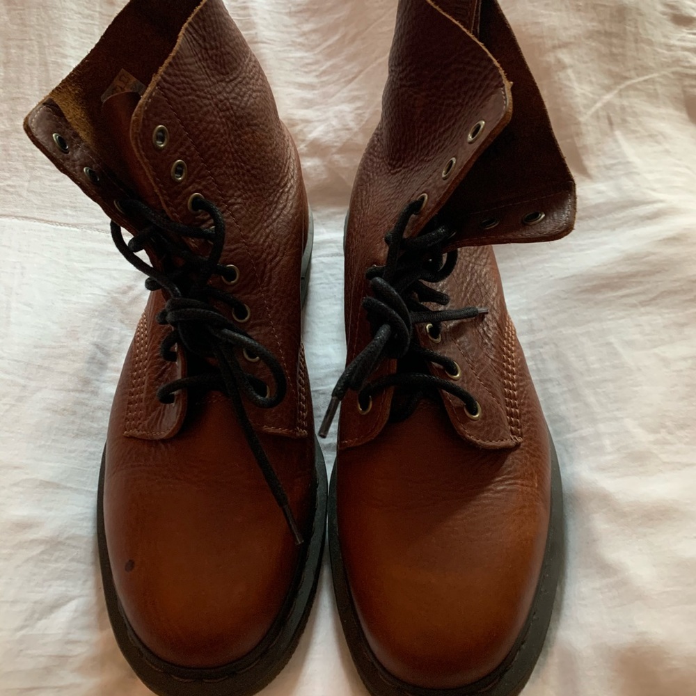 BRAND NEW! Dr. Martens Lace-up Combat Boots